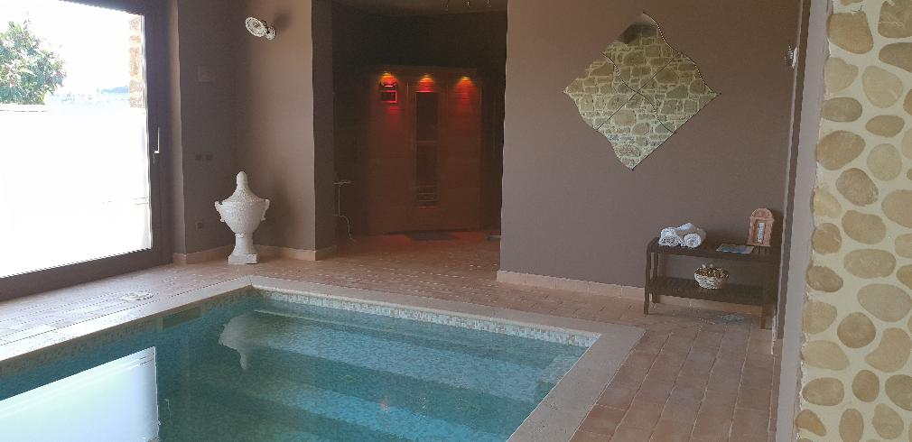 EASTER IN VILLA WITH HEATED INSIDE POOL AND SAUNA