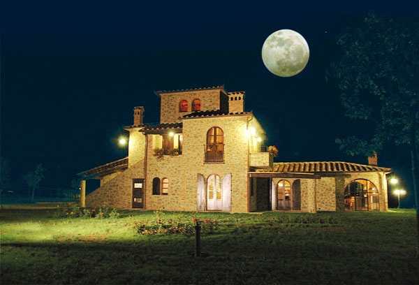 The countryhouse by night