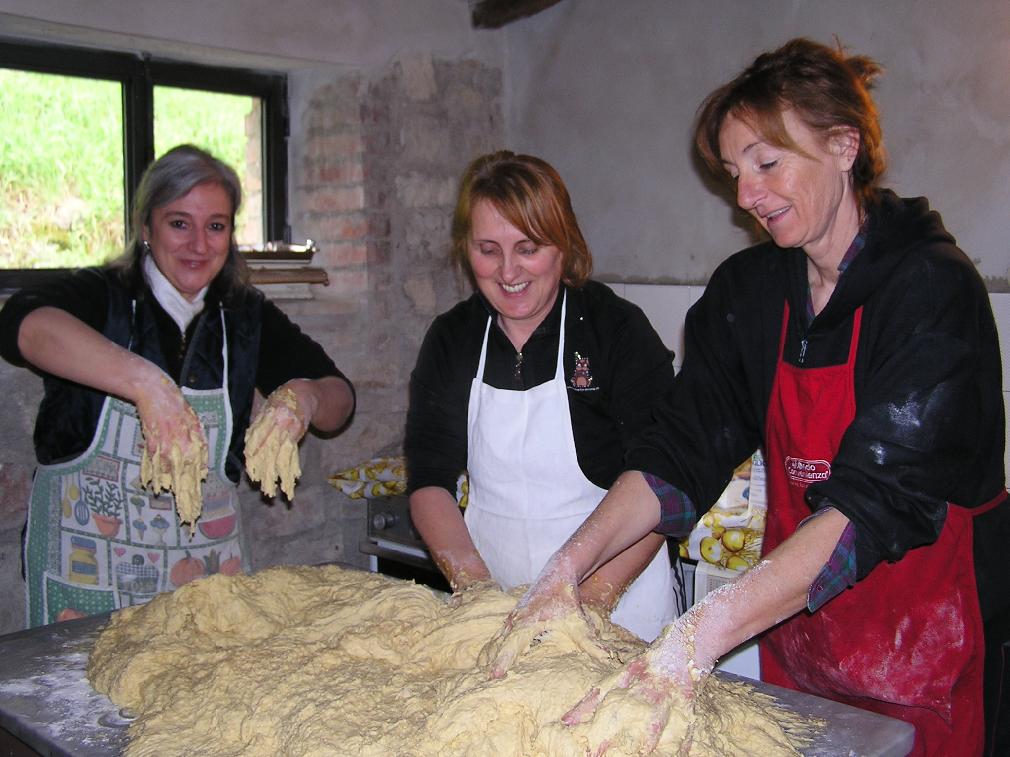 How to hand knead all the ingredients.